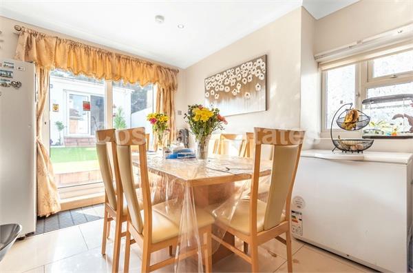 Fairmead Crescent, Edgware